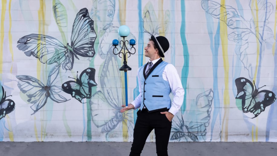 Gallery photo 10 of Alex Bistrevsky - Variety Circus & Vaudeville