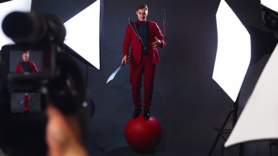 Gallery photo 13 of Alex Bistrevsky - Variety Circus & Vaudeville