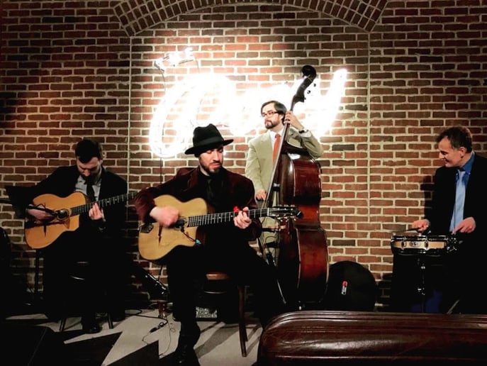 Gallery photo 9 of Alex Simon - Gypsy Jazz Guitar