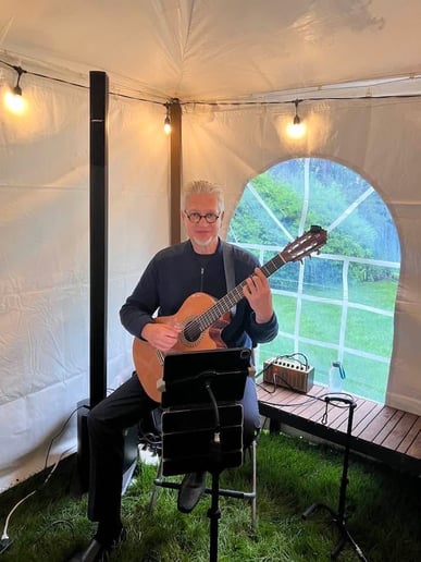 Gallery photo 8 of Alex Vlassenkov Classical and Jazz Guitarist
