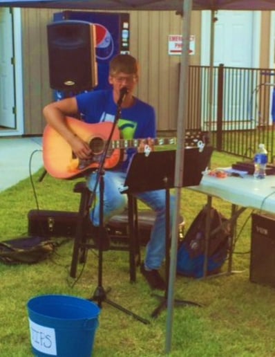 Gallery photo 3 of Alex West Live