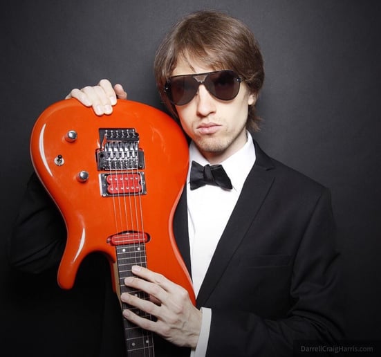 Gallery photo 1 of Alexander Guitar performer
