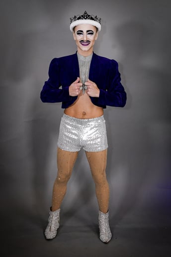 Gallery photo 1 of Alexander the Great Aerial Drag King