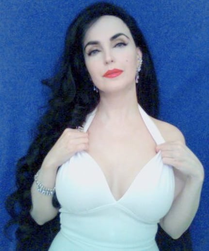 Gallery photo 2 of Alexis as Elizabeth Taylor