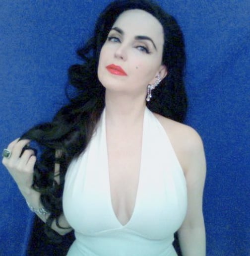 Gallery photo 3 of Alexis as Elizabeth Taylor