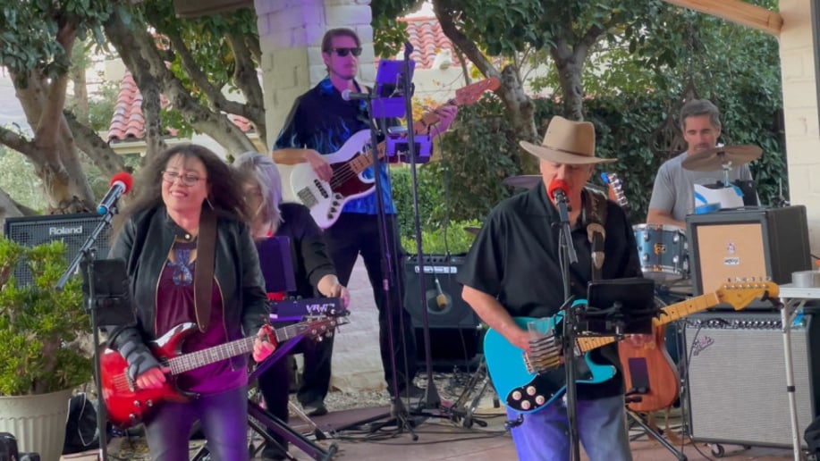 Gallery photo 4 of Alibi Band
