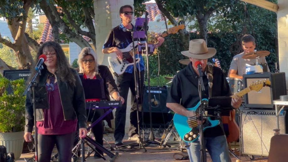 Gallery photo 5 of Alibi Band