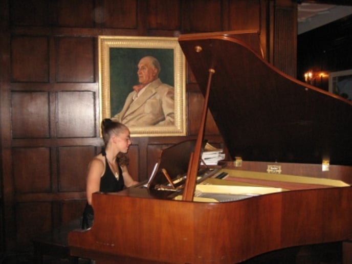 Gallery photo 1 of Alisa Gayle-Deutsch