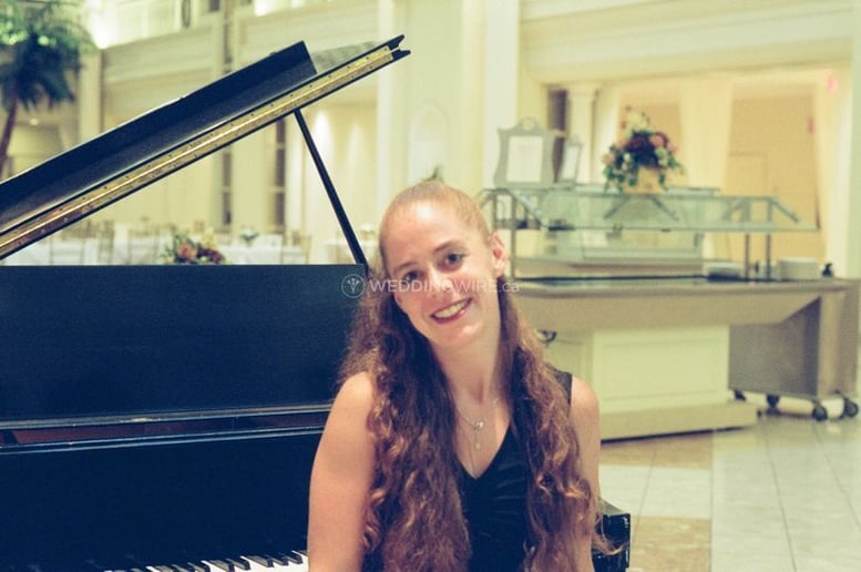 Gallery photo 5 of Alisa Gayle-Deutsch