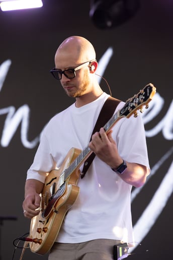 Gallery photo 9 of Multi-Style Guitarist