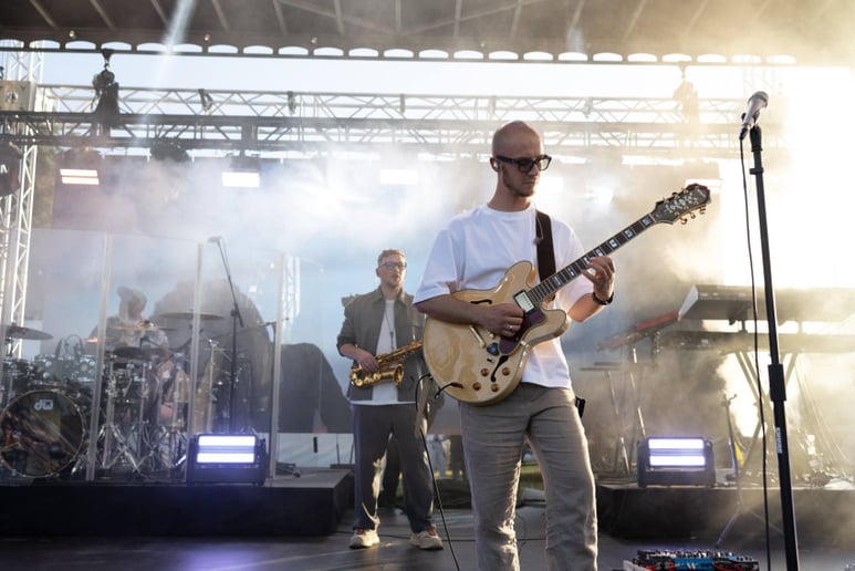 Gallery photo 6 of Multi-Style Guitarist