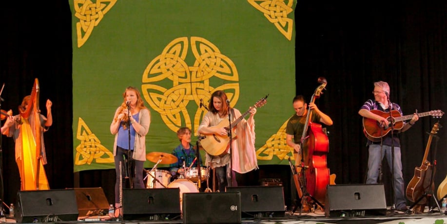 Gallery photo 1 of Alli Johnson Music