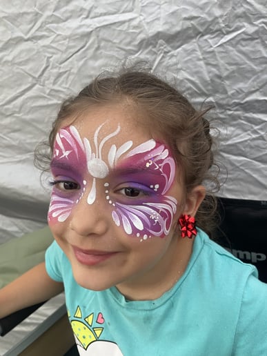 Gallery photo 8 of Alligator Paints Entertainment