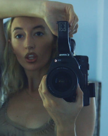 Gallery photo 4 of Isabelle Carey