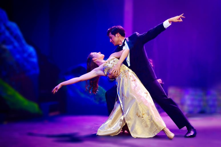 Gallery photo 4 of Allyson Ryan - Singer/Dancer/Actor