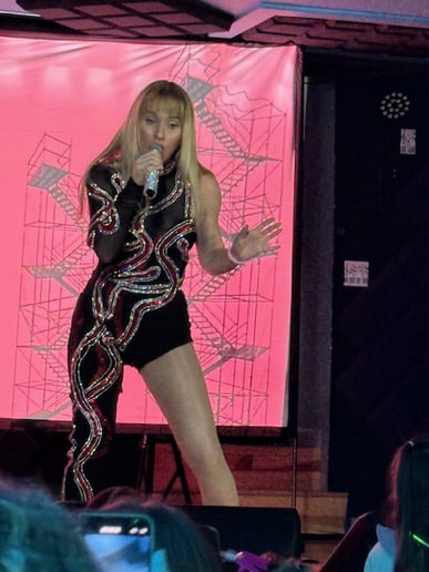 Gallery photo 9 of "Almost Eras - Taylor Swift Experience"
