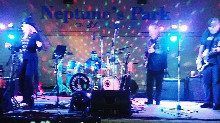 Gallery photo 2 of Almost Famous Band
