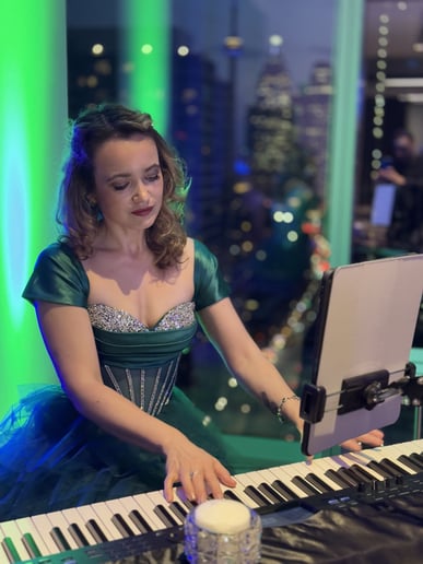 Gallery photo 10 of Alona_piano_