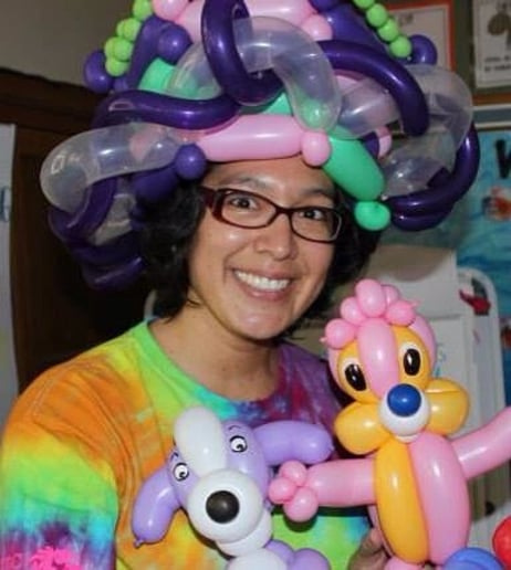 Gallery photo 2 of Alpacaglobo balloon twister