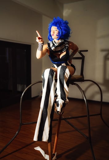 Gallery photo 9 of Lady Long Legs