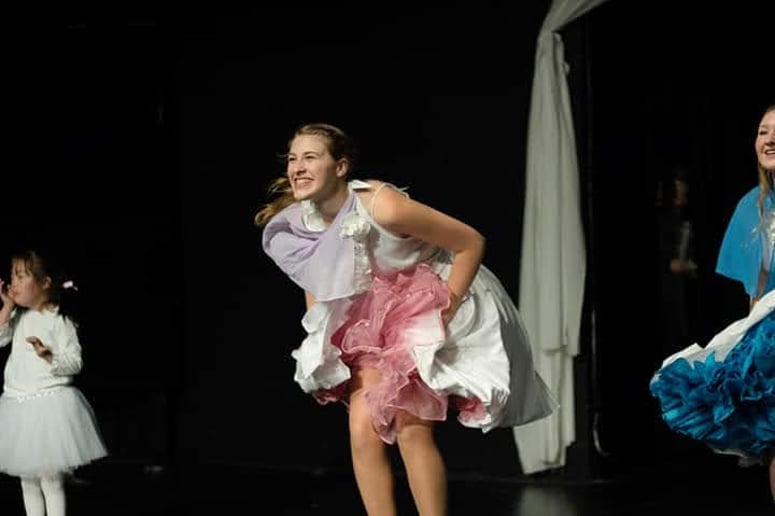 Gallery photo 4 of Alyssa Brown Performance