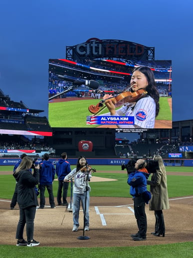 Gallery photo 2 of Alyssa Kim Violin