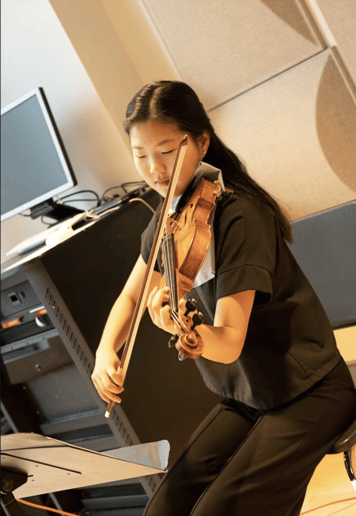 Gallery photo 5 of Alyssa Kim Violin