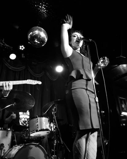 Gallery photo 1 of Amanda Achen (classical / jazz / contemporary)