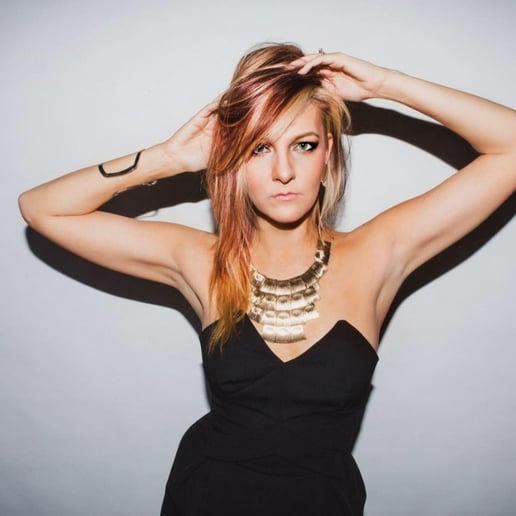 Gallery photo 3 of Amanda Earhart