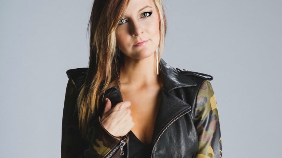 Gallery photo 6 of Amanda Earhart