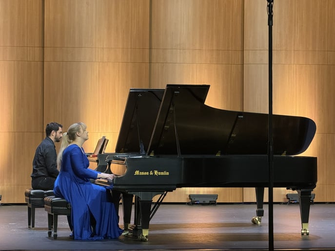Gallery photo 1 of Amanda Gros - Pianist