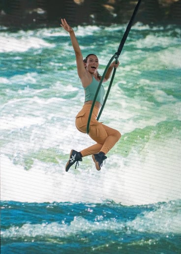 Gallery photo 1 of Amazing Acrobatics & Aerial