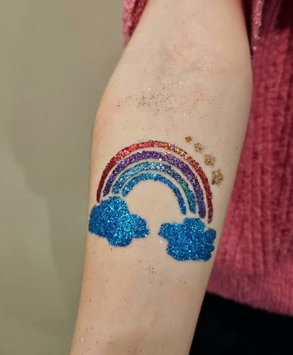 Gallery photo 9 of Amazing Brush and Glitter