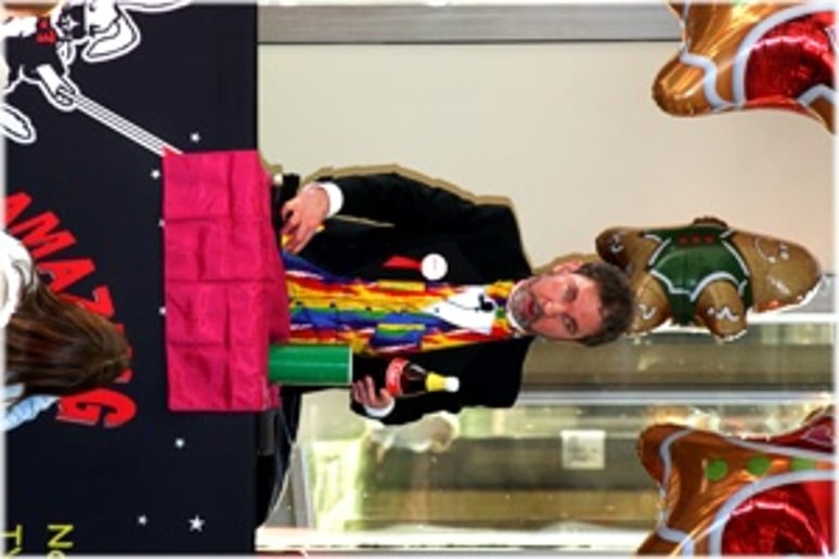 Gallery photo 9 of Amazing Jeffo: Not Your Typical Blind Magician