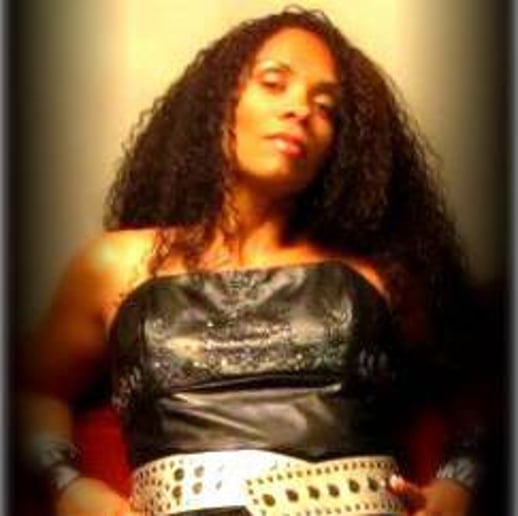 Gallery photo 9 of Amber D and The Experience