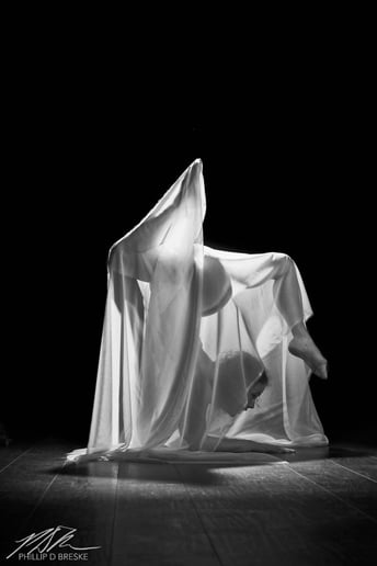 Gallery photo 2 of Lola LaColombe, Ambient Performer