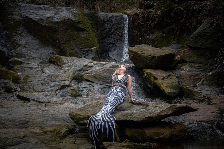 Gallery photo 1 of The Black Lake Siren