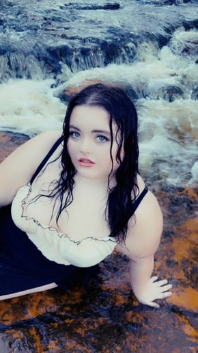 Gallery photo 3 of Ameri Shaye Music