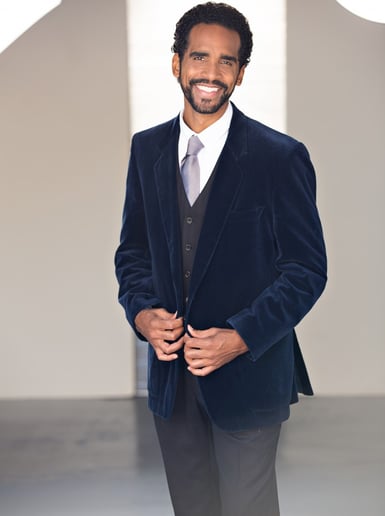 Gallery photo 3 of American Operatic Tenor