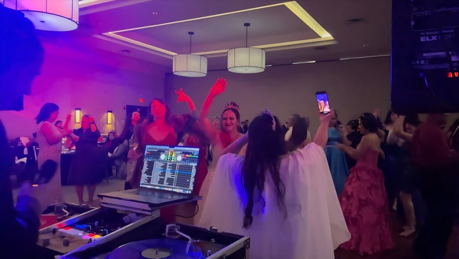 Gallery photo 10 of American Top Djs