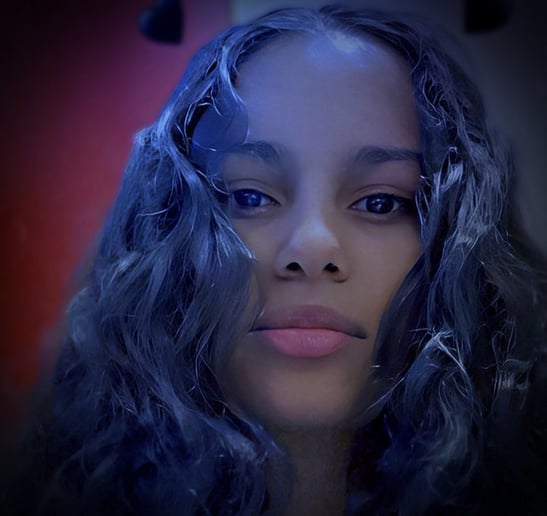 Gallery photo 2 of Amira Jennah