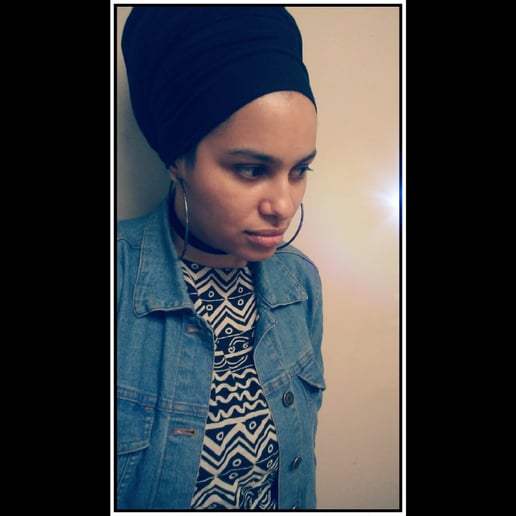 Gallery photo 3 of Amira Jennah
