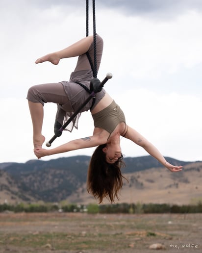 Gallery photo 4 of Sarah Lee - Aerialist