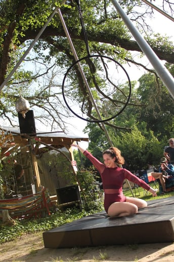 Gallery photo 6 of Sarah Lee - Aerialist