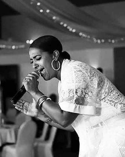Gallery photo 6 of Amore the Songstress