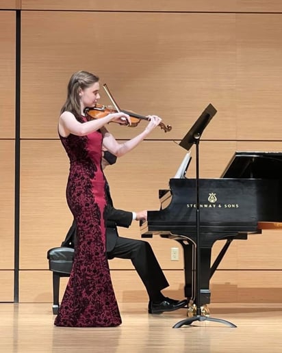 Gallery photo 2 of Karen Amorous, Solo Violinist