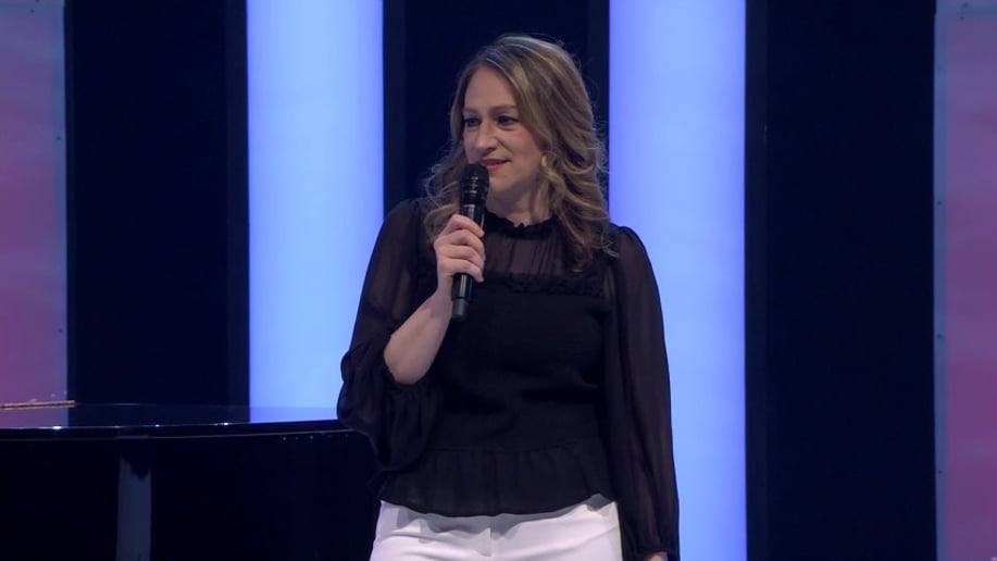 Gallery photo 2 of Amy Barnes