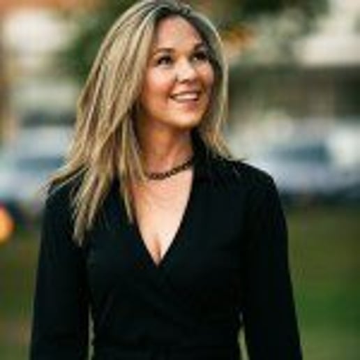 Gallery photo 1 of Amy Coello