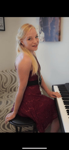 Gallery photo 4 of Amyste