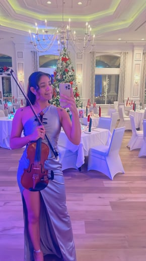 Gallery photo 4 of AmyViel Violinist